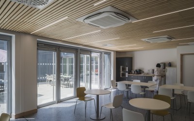 Nouveau siège d'AUB Santé, avec plateforme logistique et pharmacie