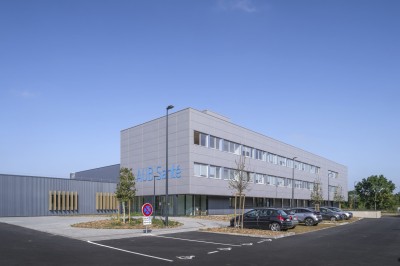 Nouveau siège d'AUB Santé, avec plateforme logistique et pharmacie
